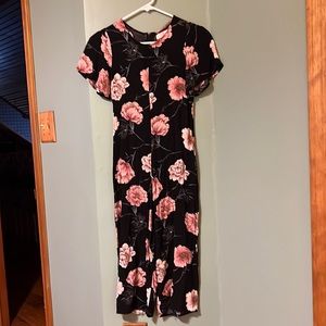 Super cute romper for spring.